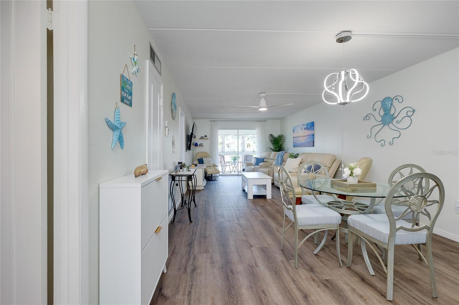 HOLIDAY APTS - Residential