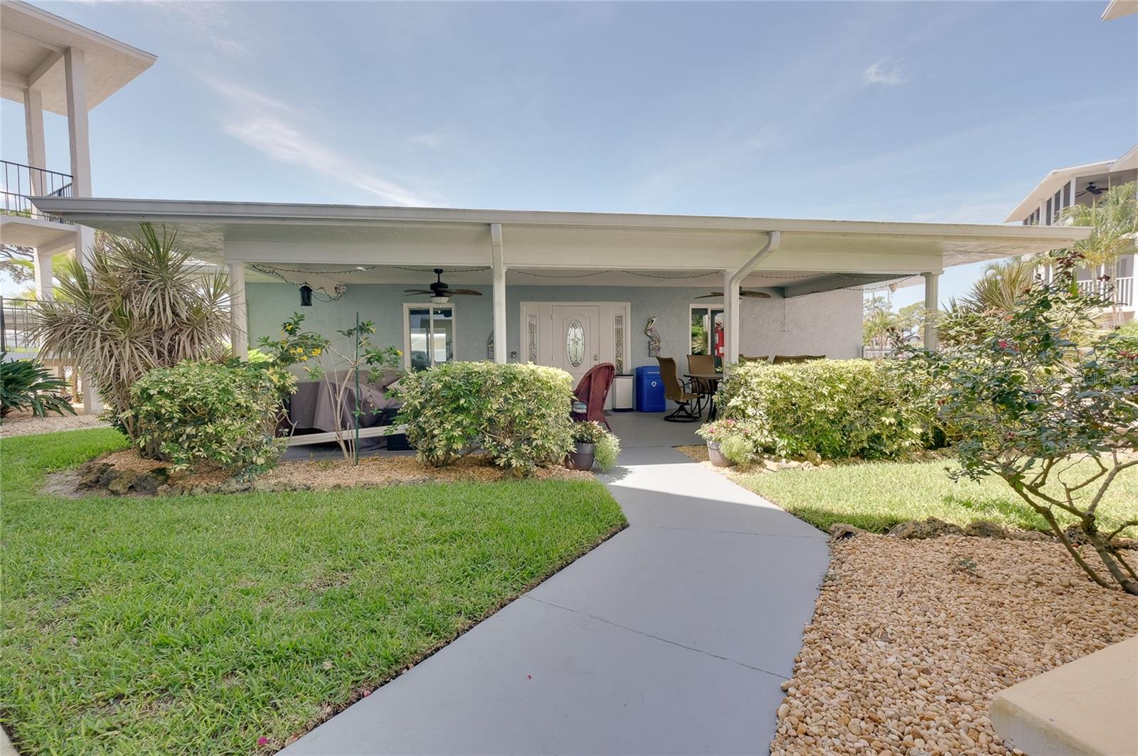 HOLIDAY APTS - Residential