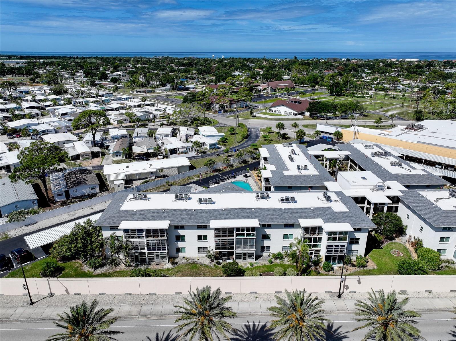 HOLIDAY APTS - Residential