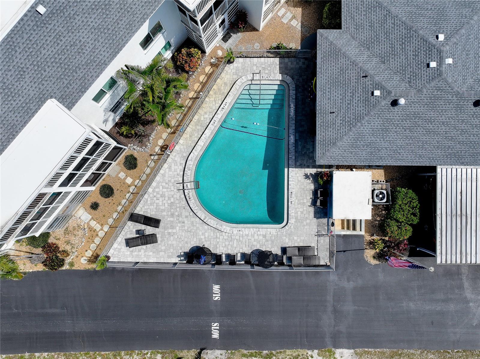 HOLIDAY APTS - Residential