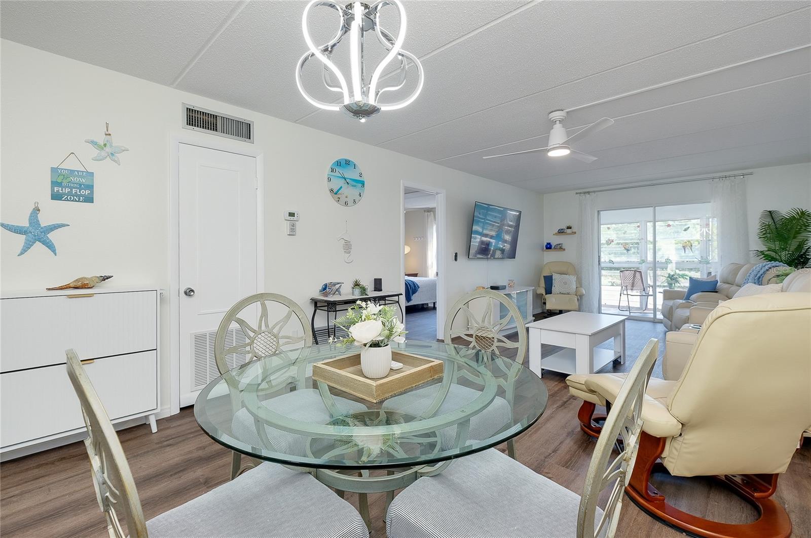 HOLIDAY APTS - Residential