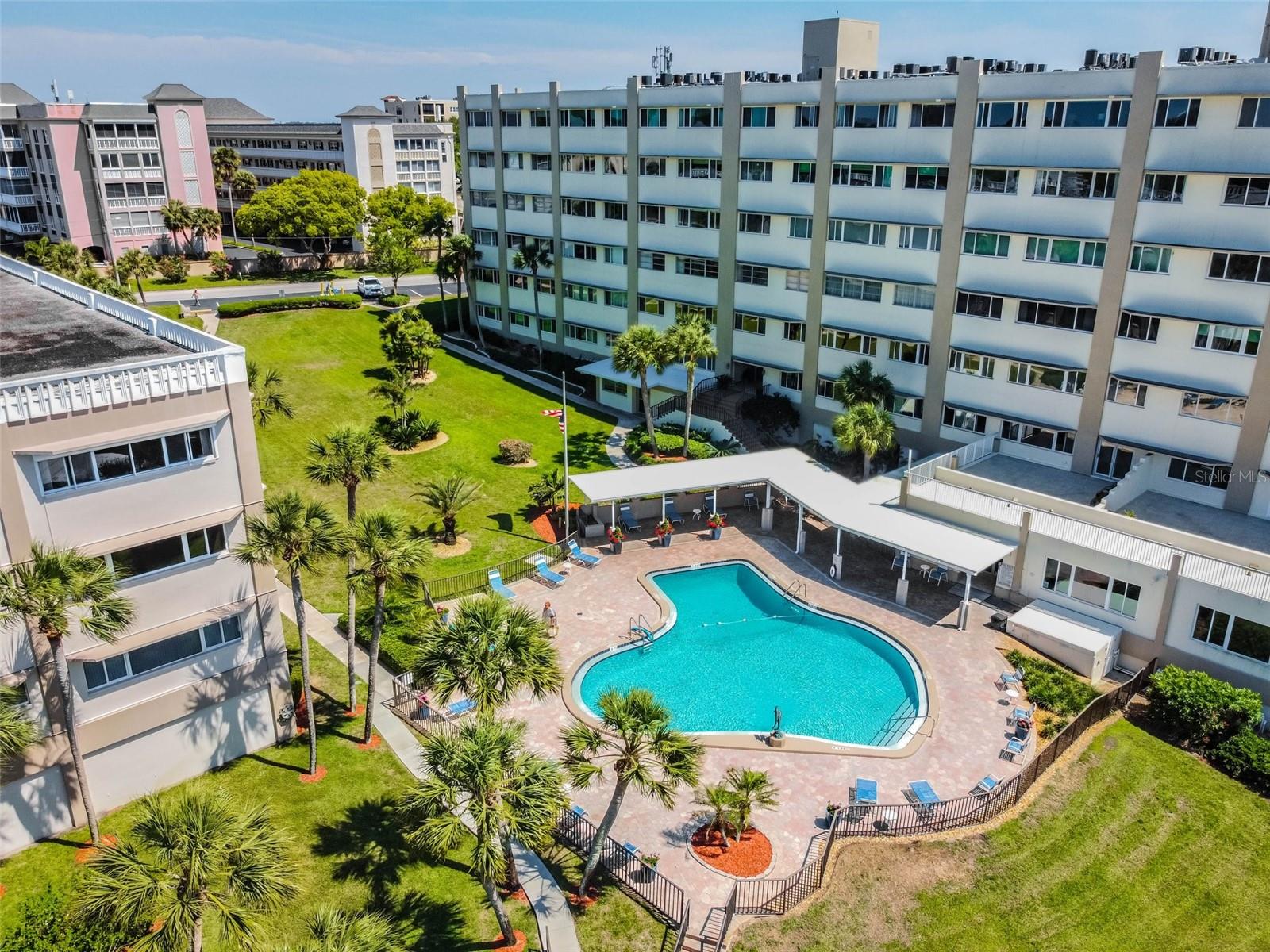 HARBOUR CLUB CONDO 2 - Residential