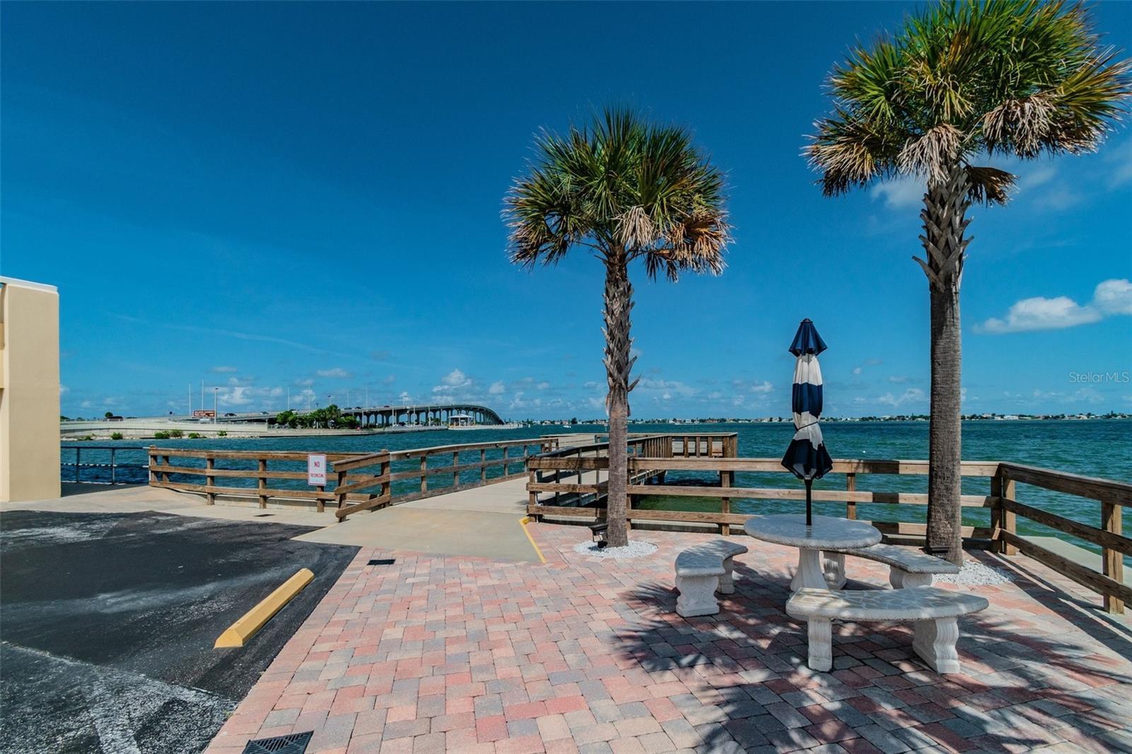 HARBOUR CLUB CONDO 2 - Residential
