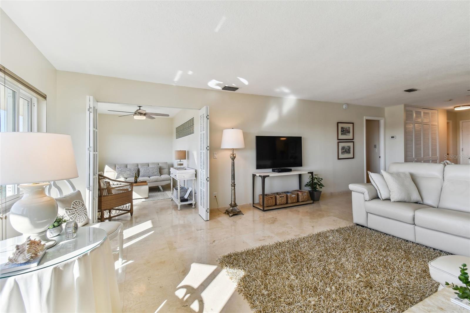 HARBOUR CLUB CONDO 2 - Residential