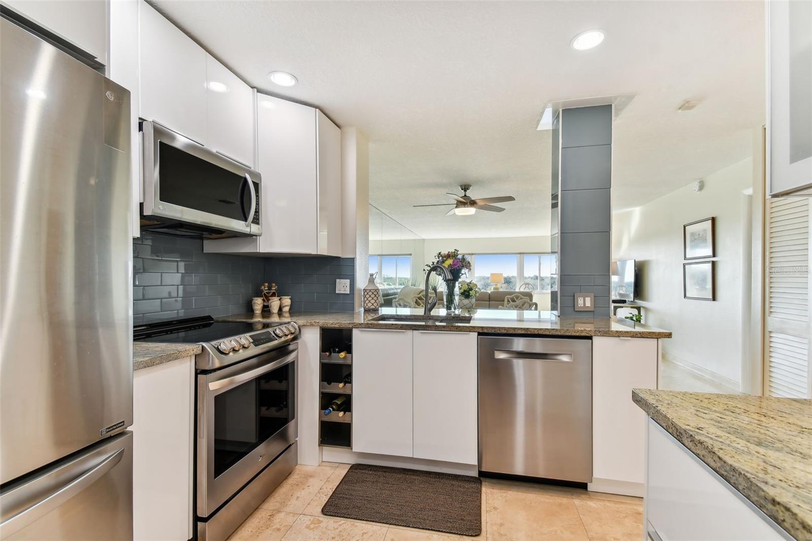 HARBOUR CLUB CONDO 2 - Residential