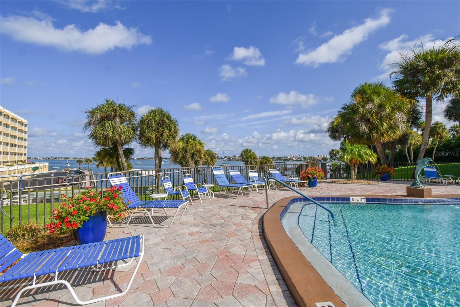 HARBOUR CLUB CONDO 2 - Residential
