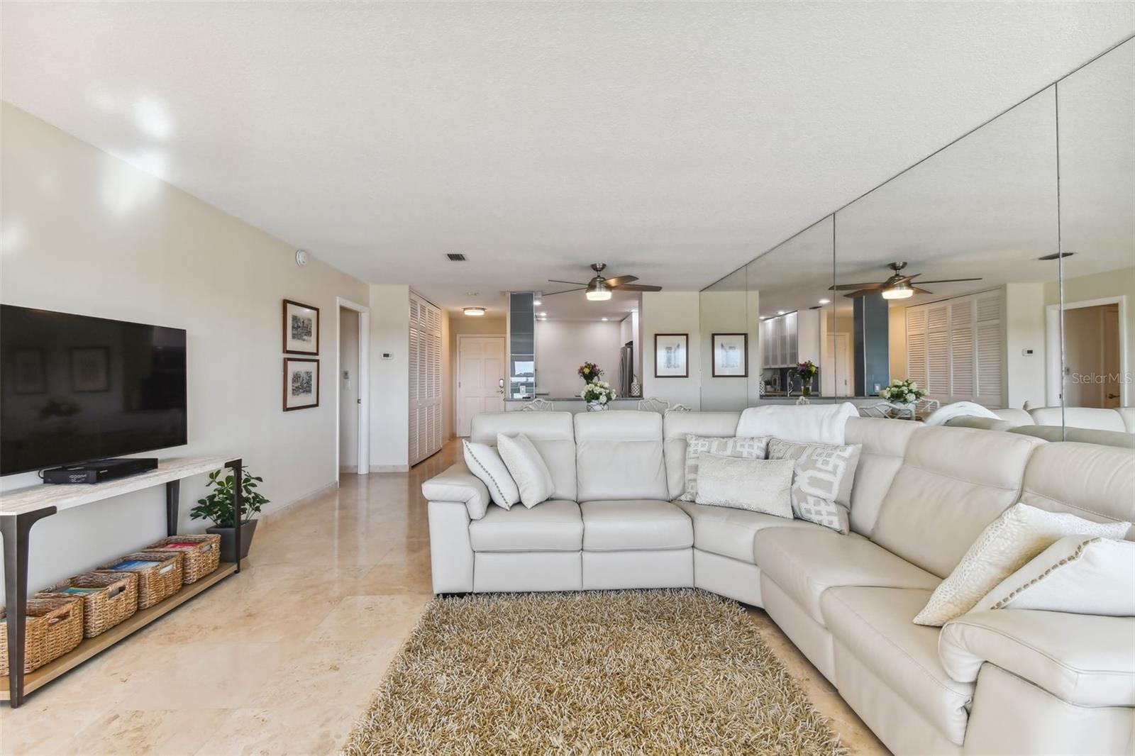 HARBOUR CLUB CONDO 2 - Residential