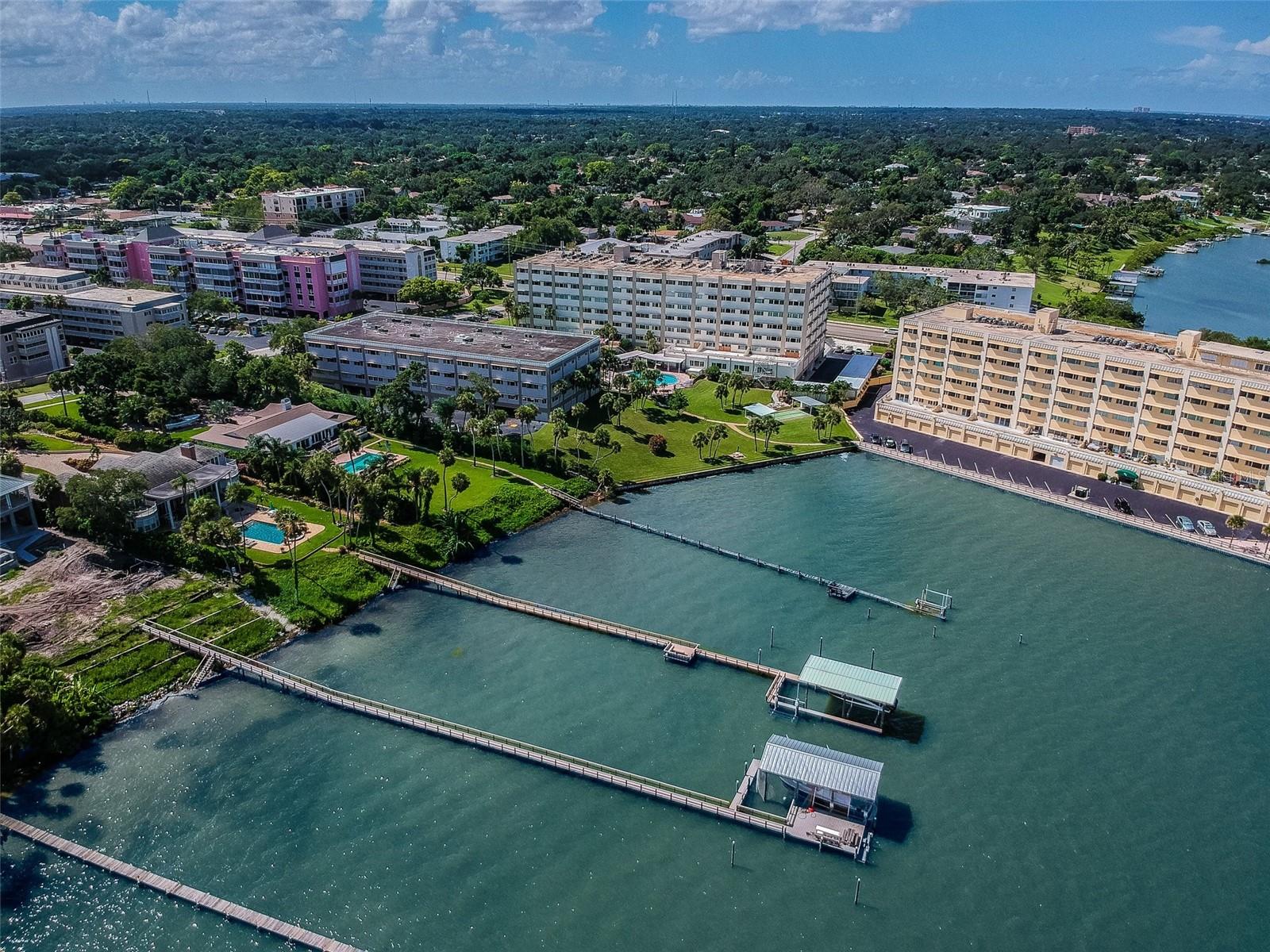 HARBOUR CLUB CONDO 2 - Residential
