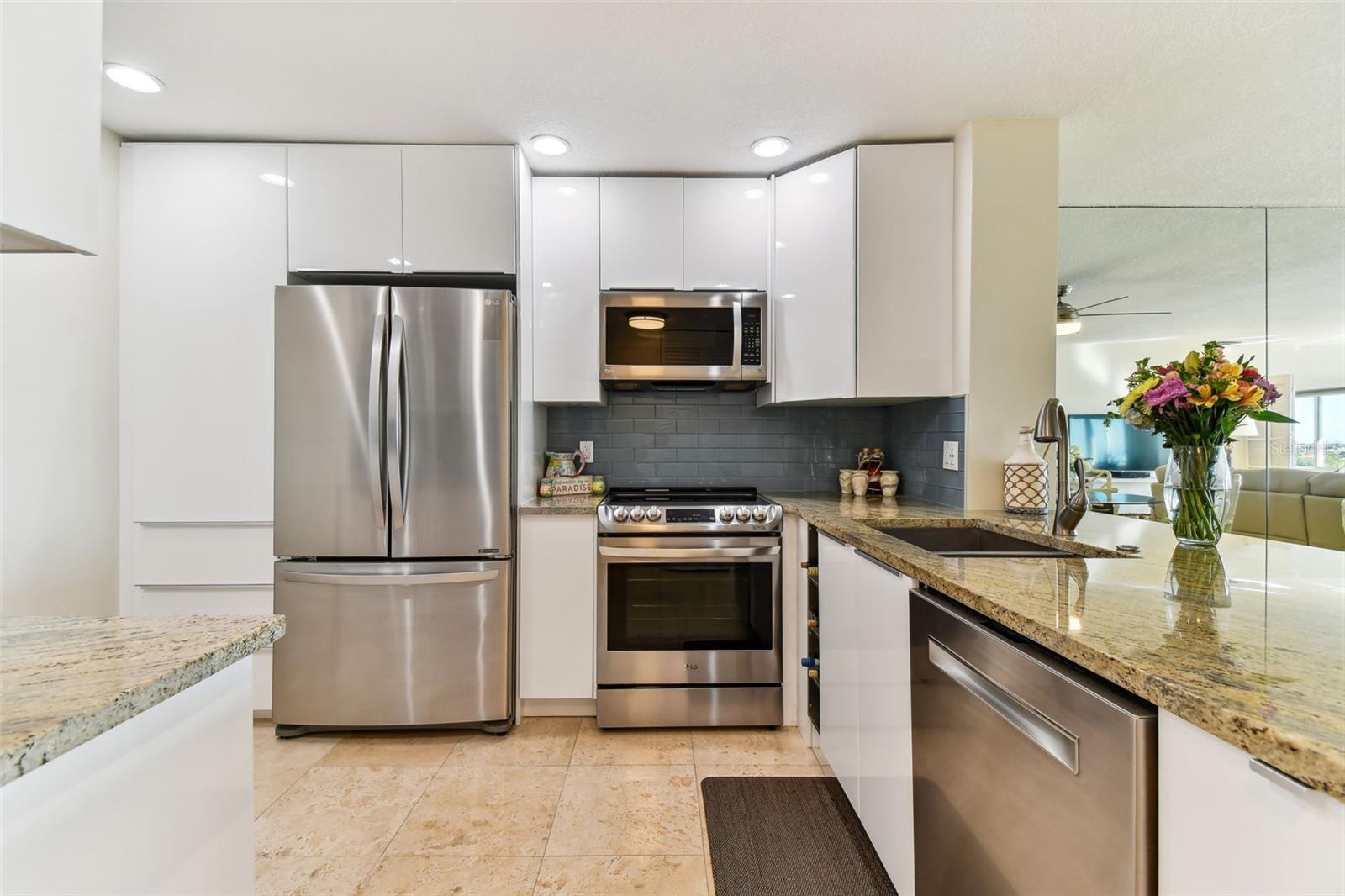 HARBOUR CLUB CONDO 2 - Residential