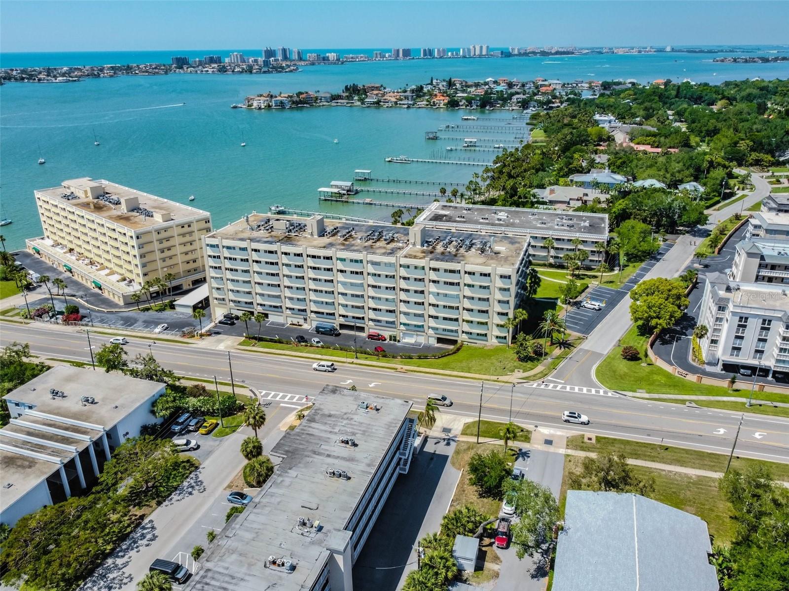 HARBOUR CLUB CONDO 2 - Residential