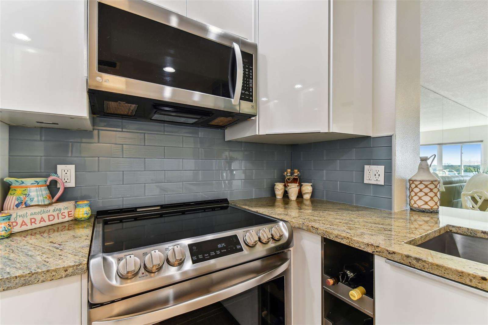 HARBOUR CLUB CONDO 2 - Residential