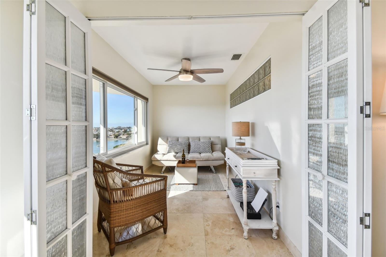 HARBOUR CLUB CONDO 2 - Residential