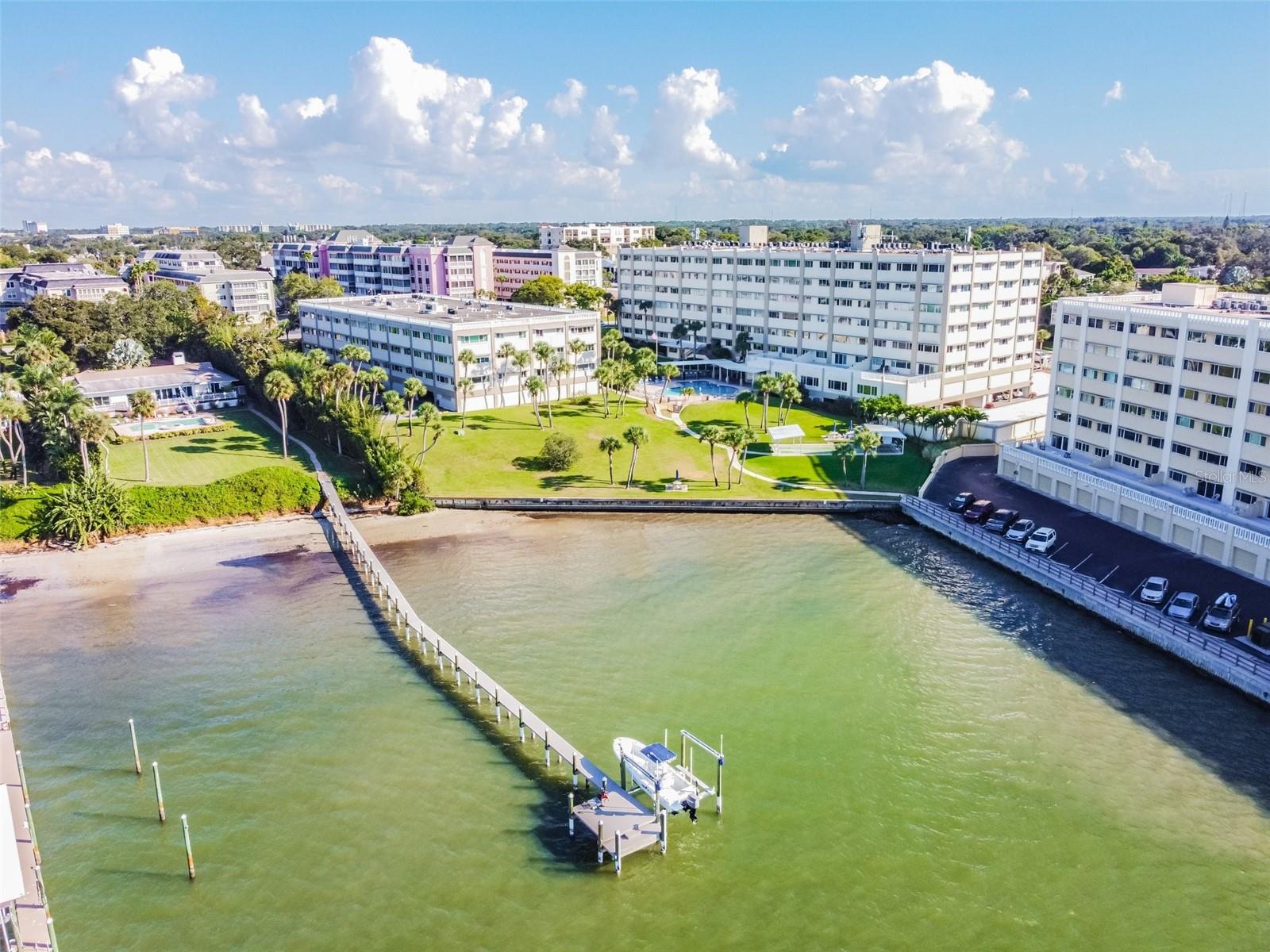 HARBOUR CLUB CONDO 2 - Residential