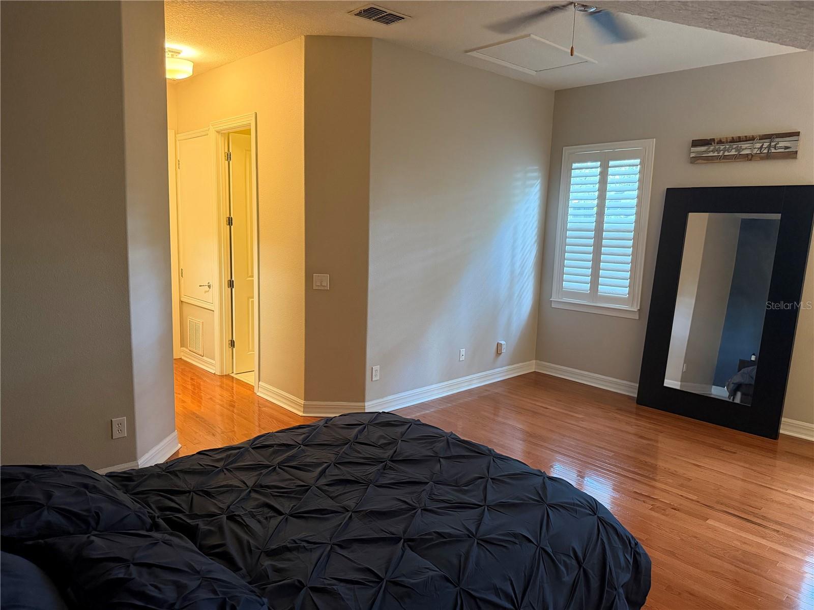 BUNGALOW PARK CONDOS - Residential Lease