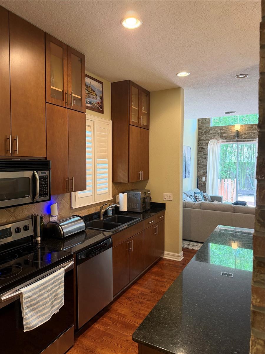 BUNGALOW PARK CONDOS - Residential Lease