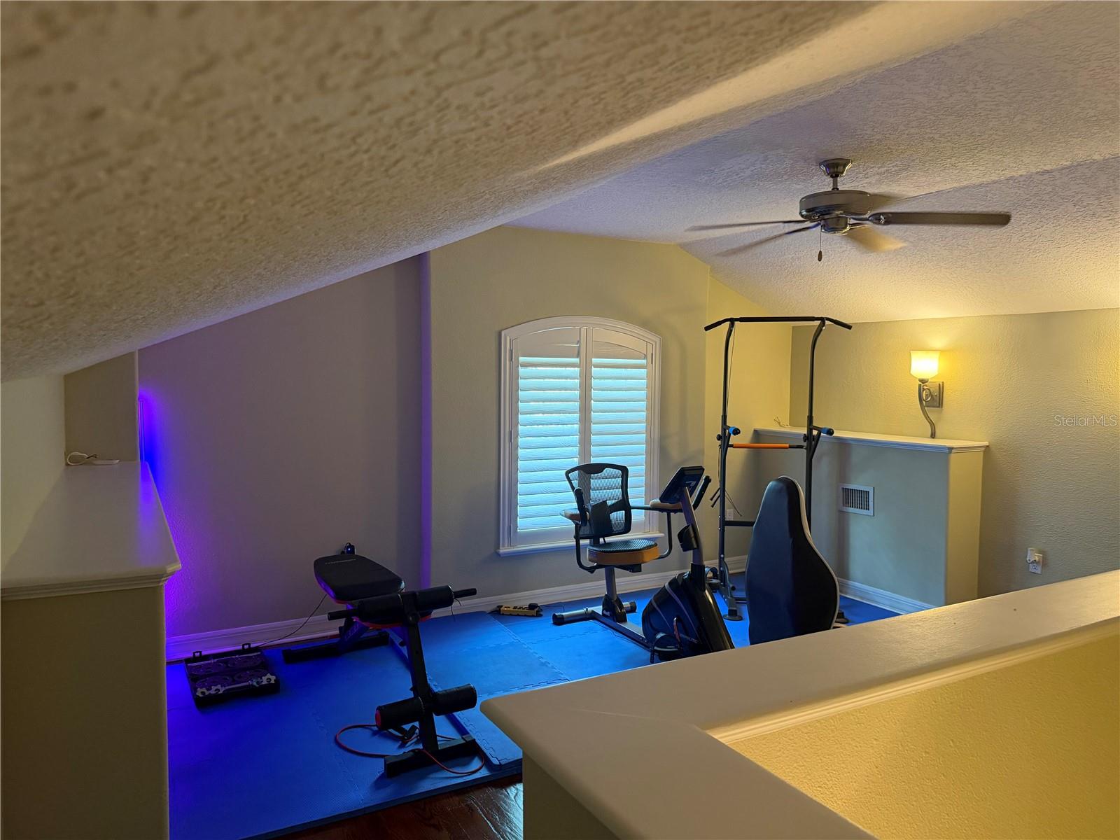 BUNGALOW PARK CONDOS - Residential Lease