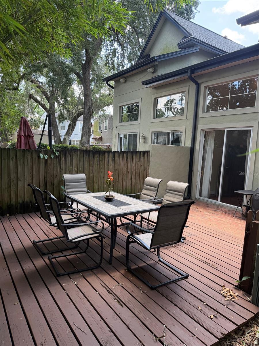 BUNGALOW PARK CONDOS - Residential Lease