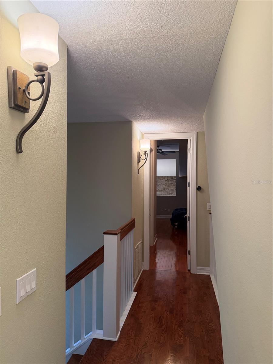 BUNGALOW PARK CONDOS - Residential Lease