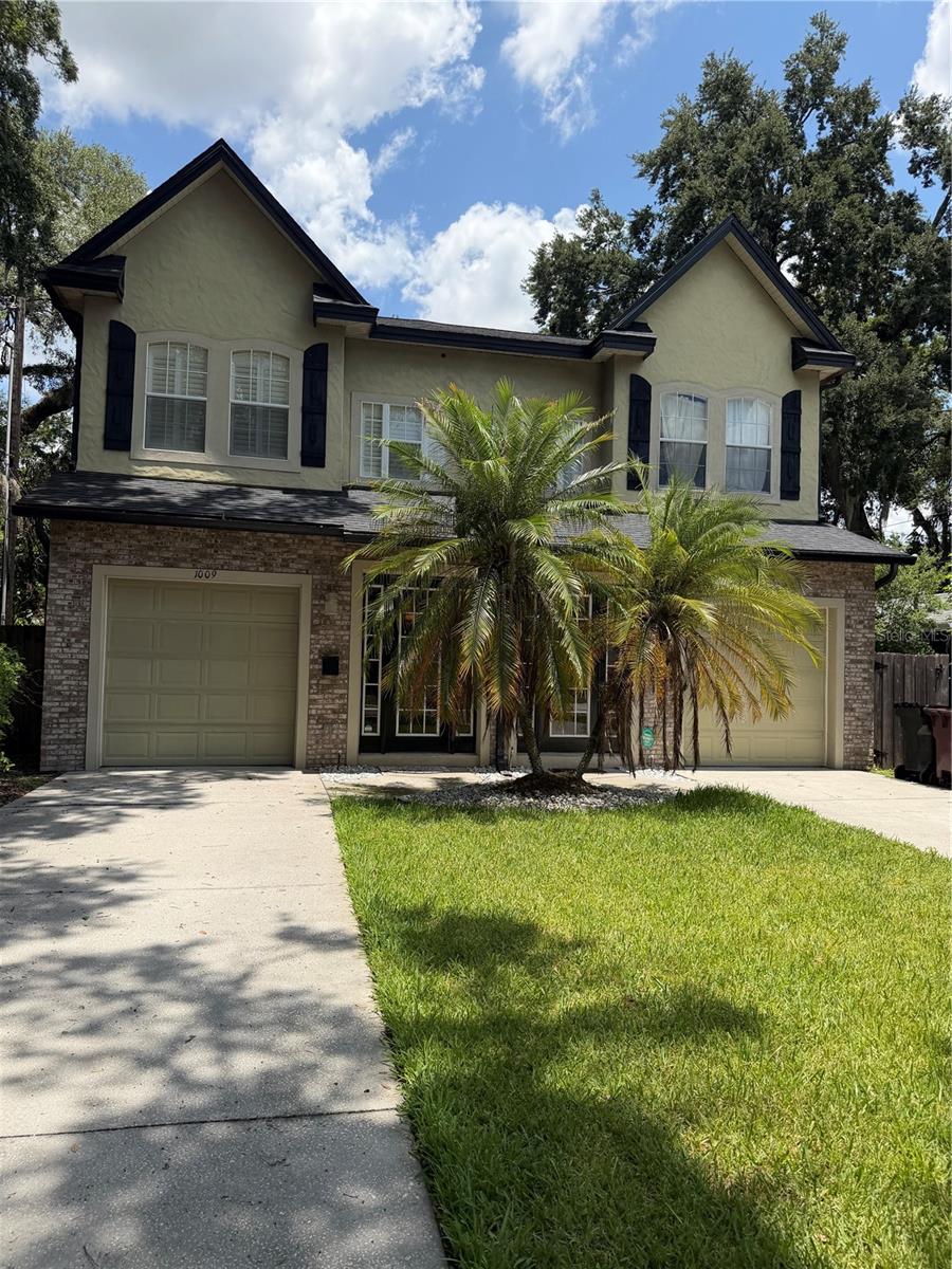 BUNGALOW PARK CONDOS - Residential Lease