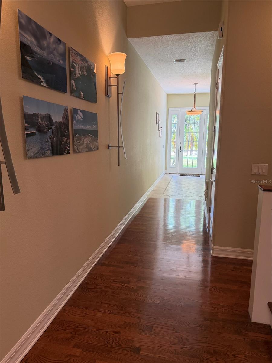 BUNGALOW PARK CONDOS - Residential Lease