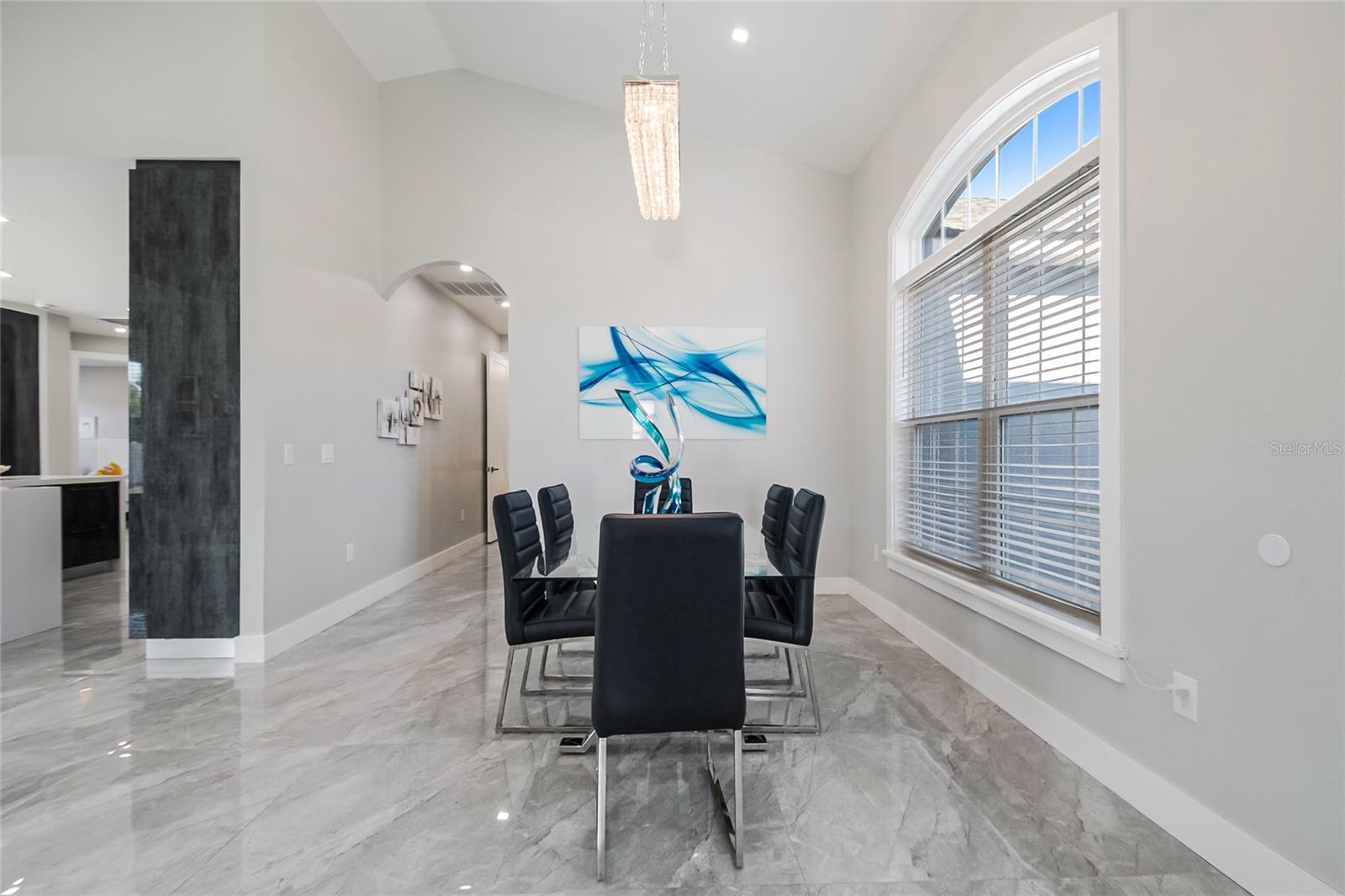 WALK IN WATER LAKE ESTATES PH 01 - Residential