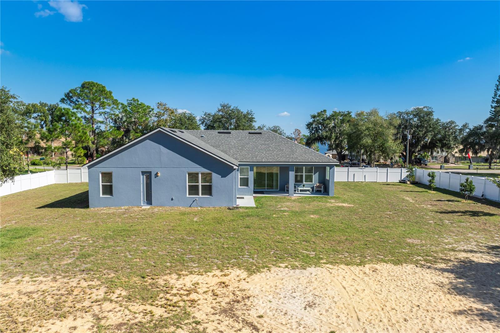 WALK IN WATER LAKE ESTATES PH 01 - Residential