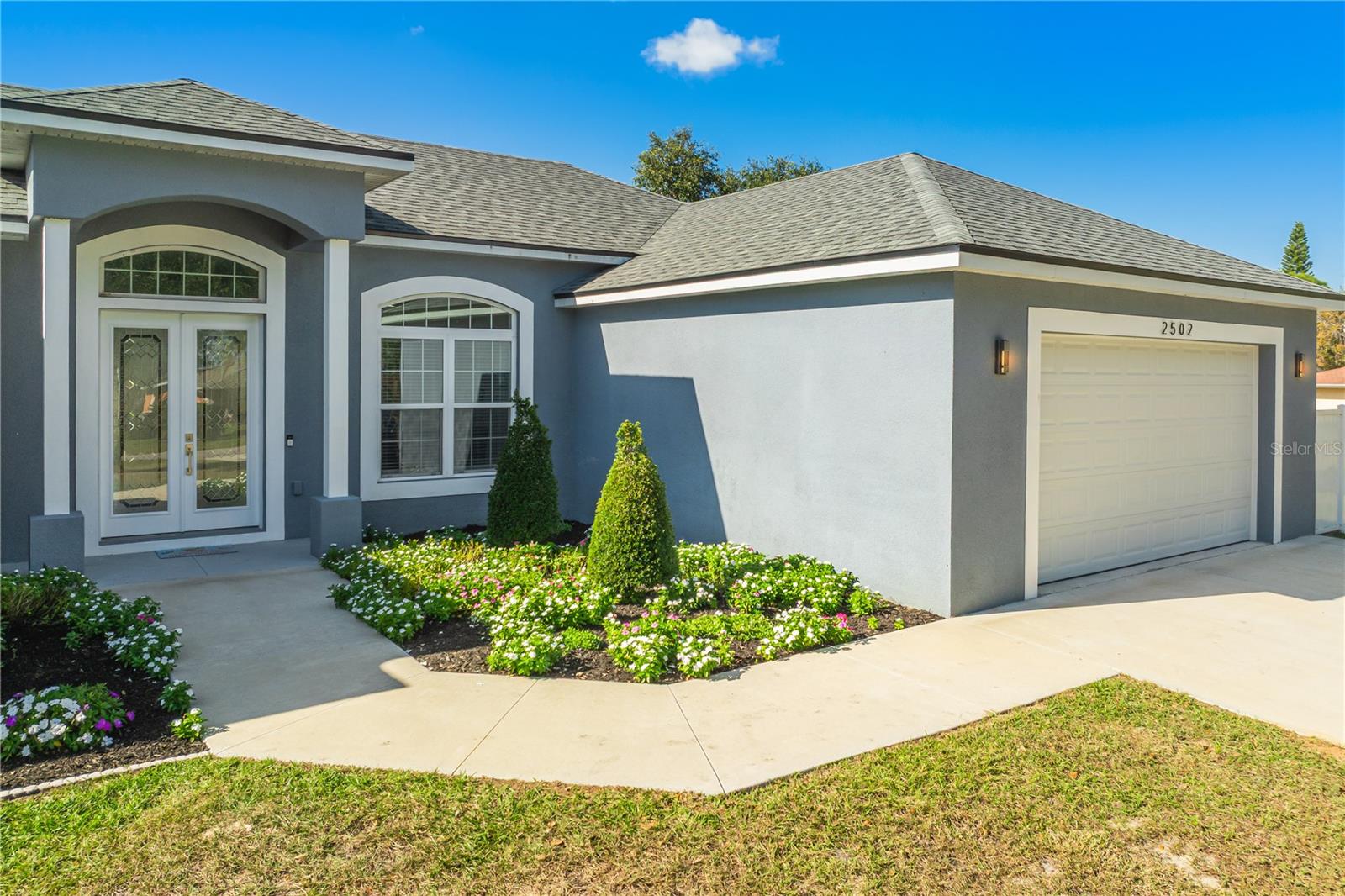 WALK IN WATER LAKE ESTATES PH 01 - Residential
