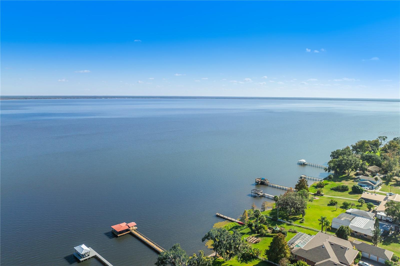 WALK IN WATER LAKE ESTATES PH 01 - Residential