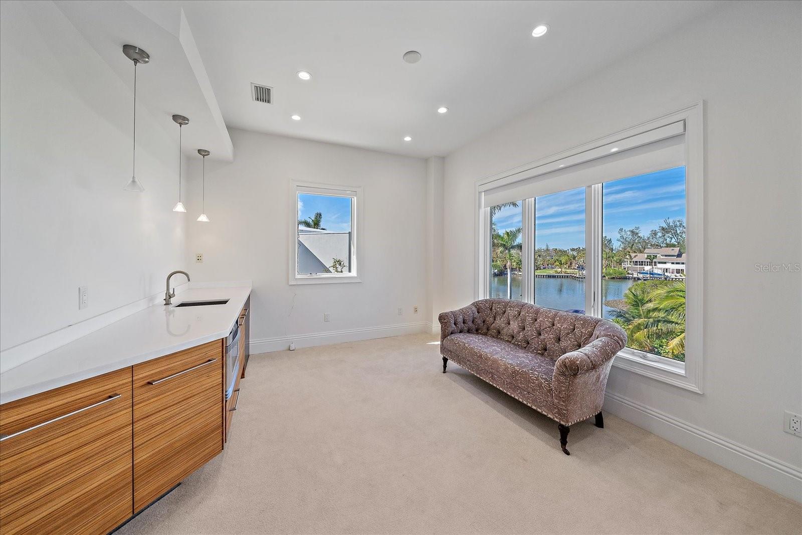 ROBERTS POINT 2 - Residential