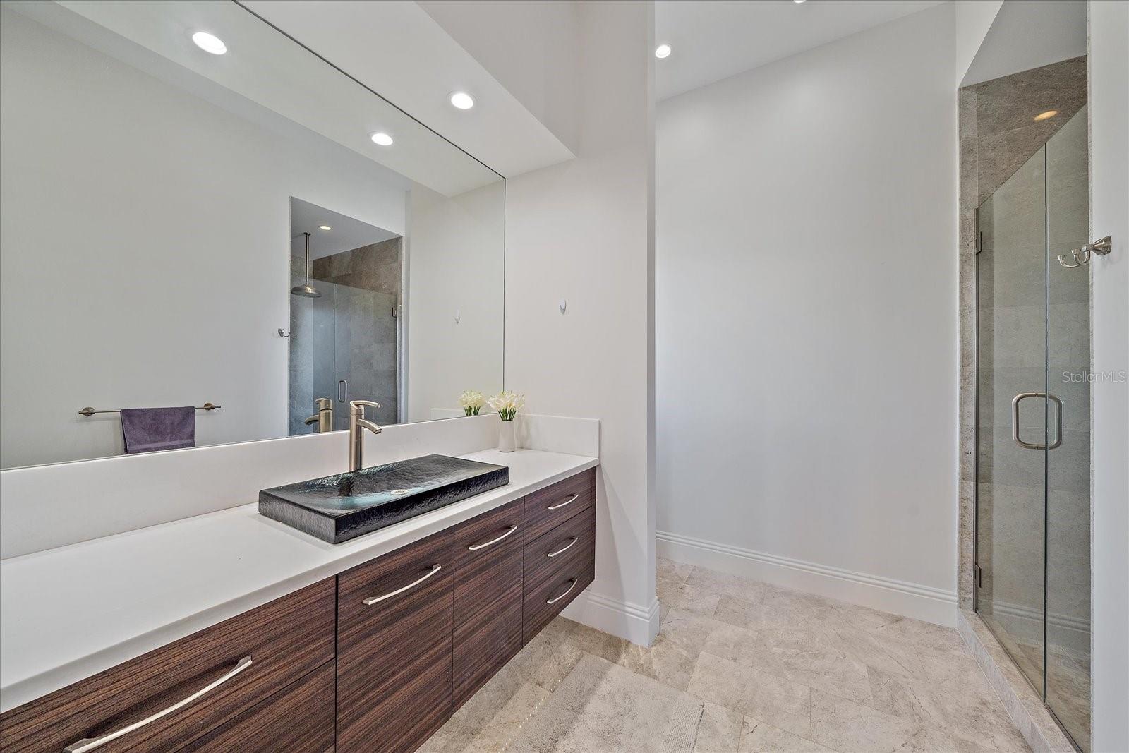 ROBERTS POINT 2 - Residential