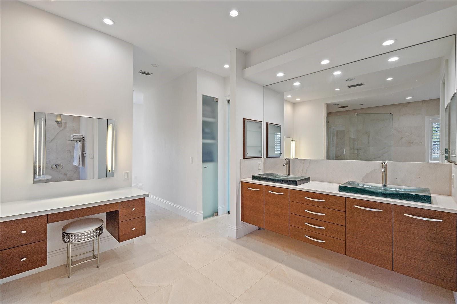 ROBERTS POINT 2 - Residential
