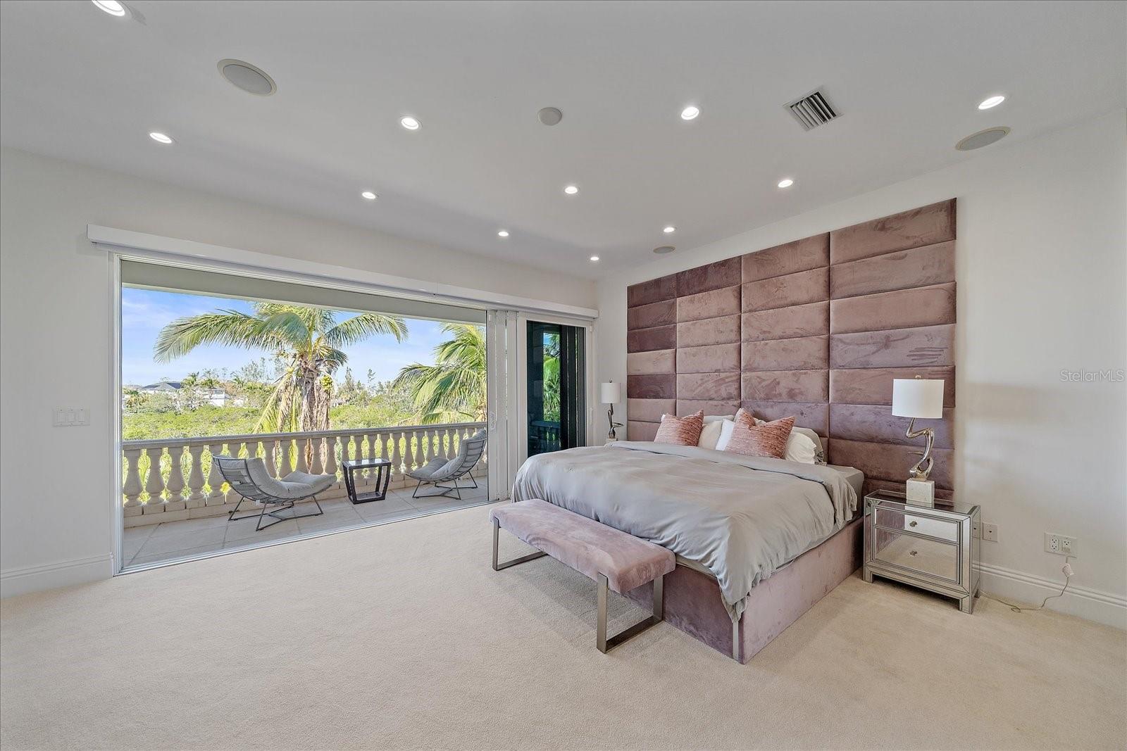 ROBERTS POINT 2 - Residential