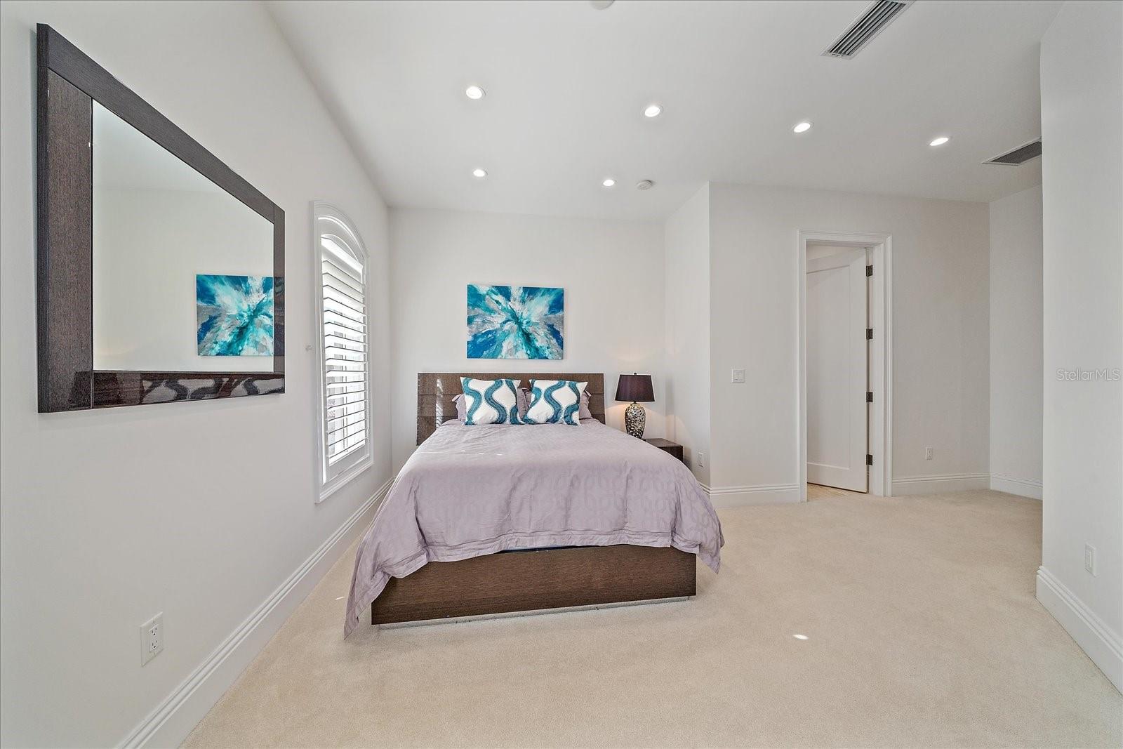 ROBERTS POINT 2 - Residential