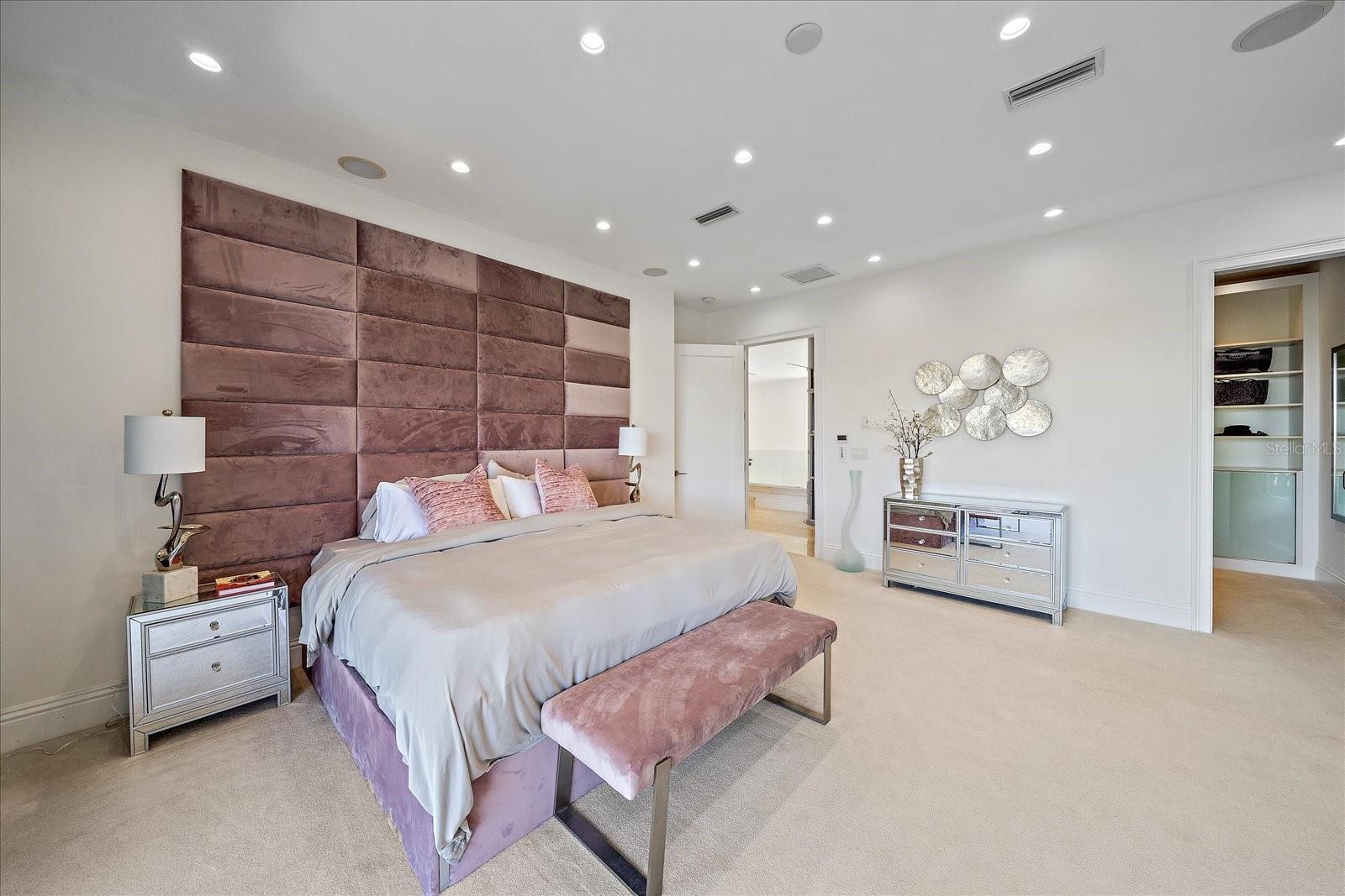ROBERTS POINT 2 - Residential