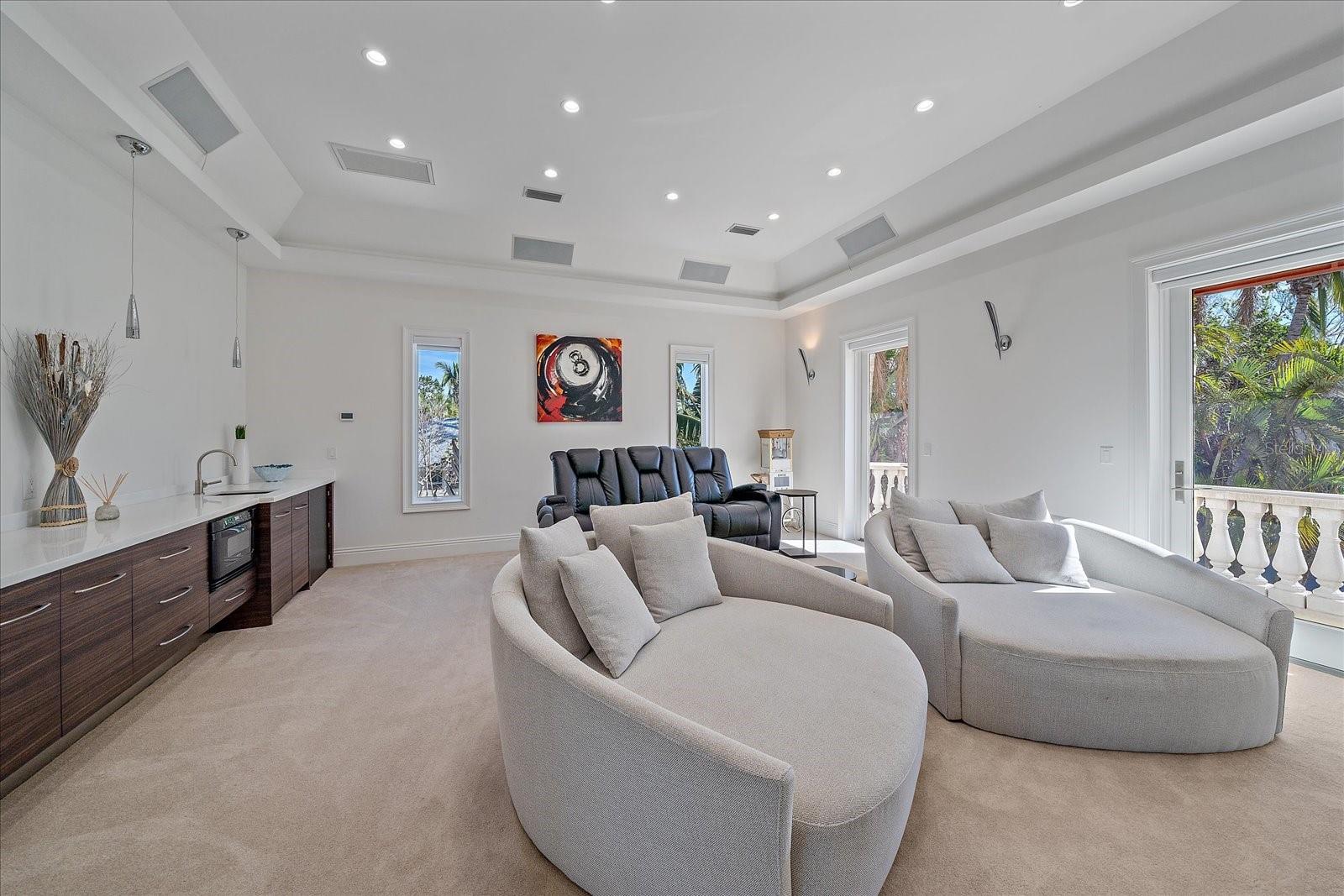 ROBERTS POINT 2 - Residential