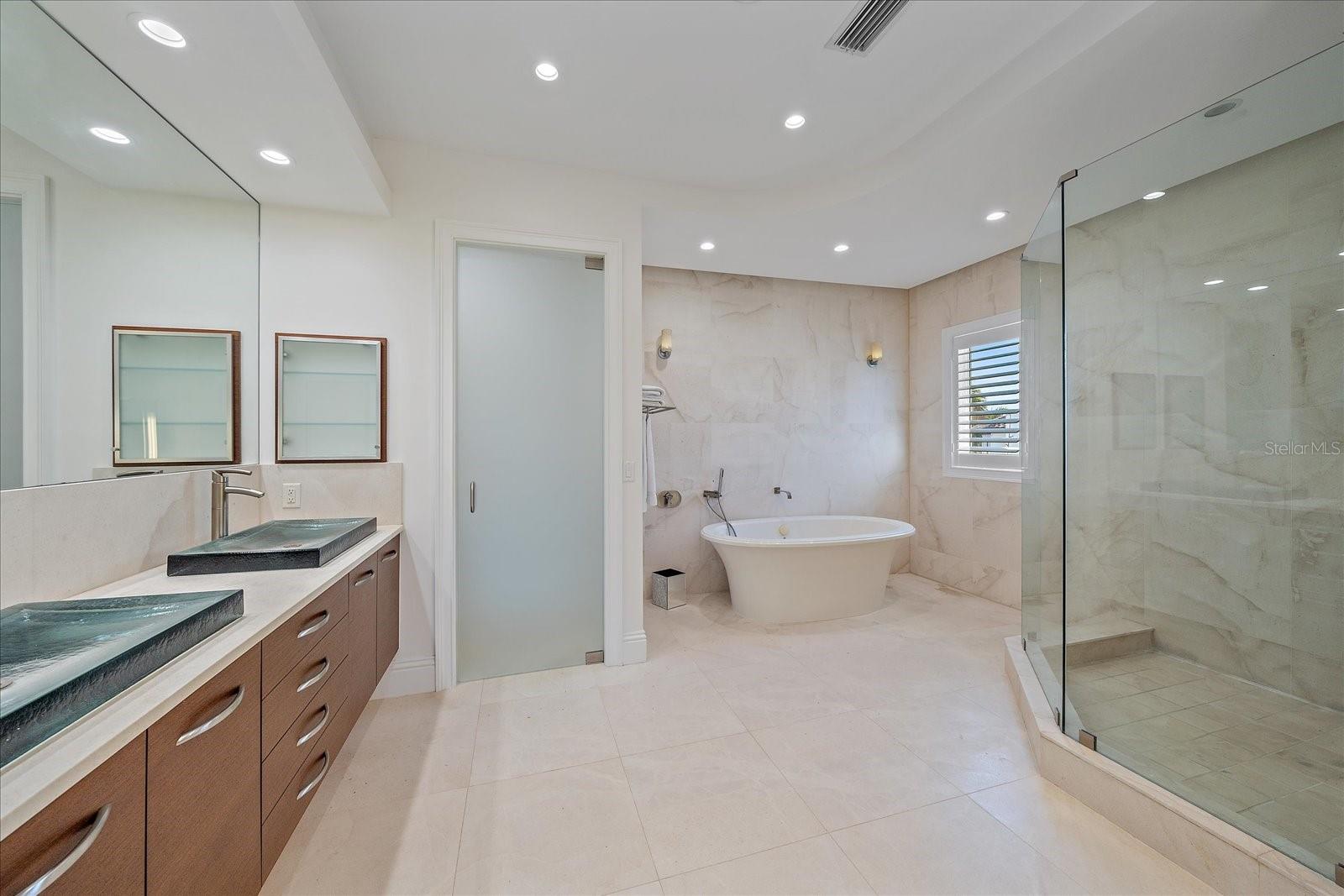 ROBERTS POINT 2 - Residential