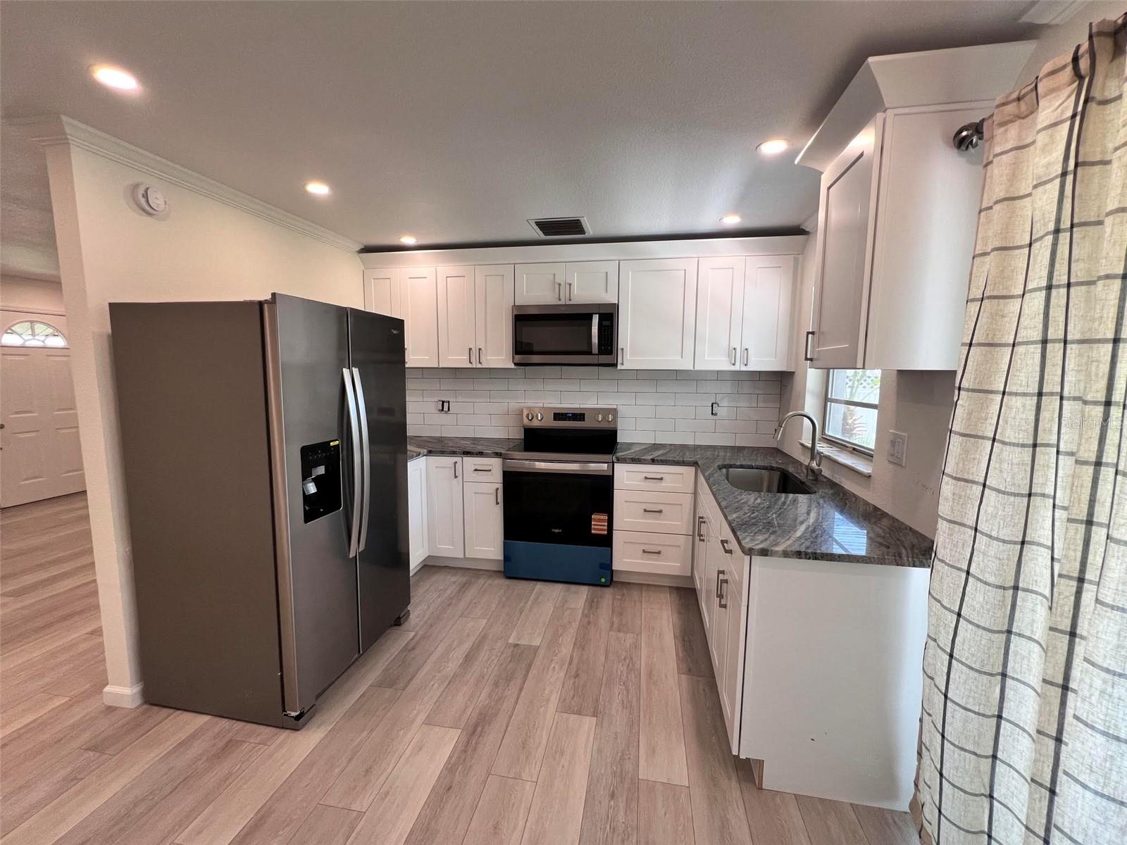 SEVEN SPGS HOMES - Residential Lease