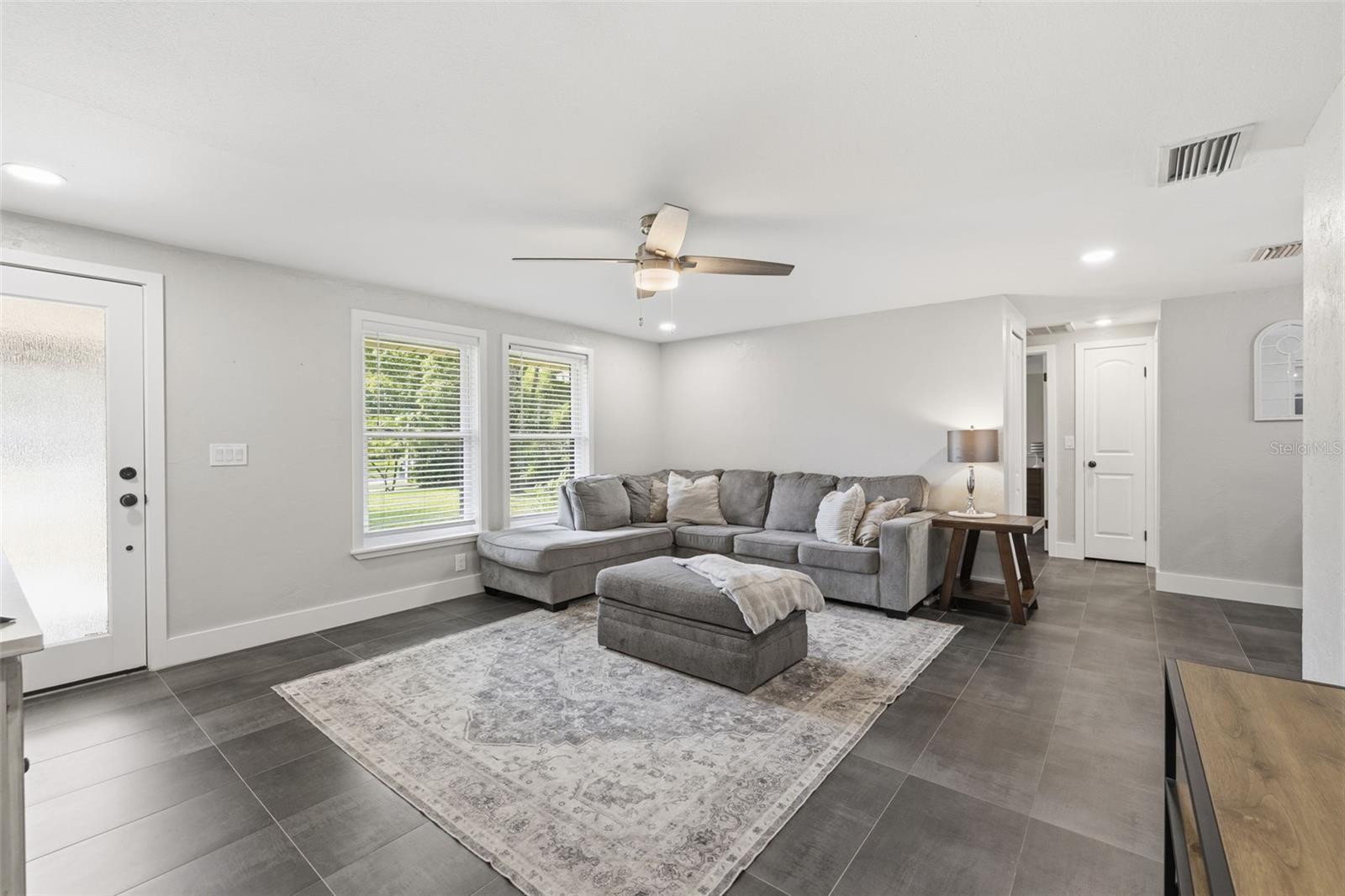 COUNTRY RUN UNIT 1 - Residential