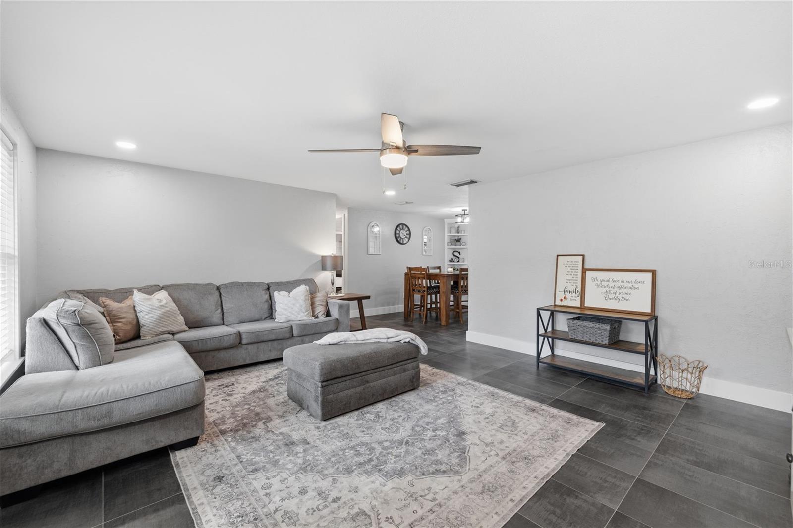 COUNTRY RUN UNIT 1 - Residential