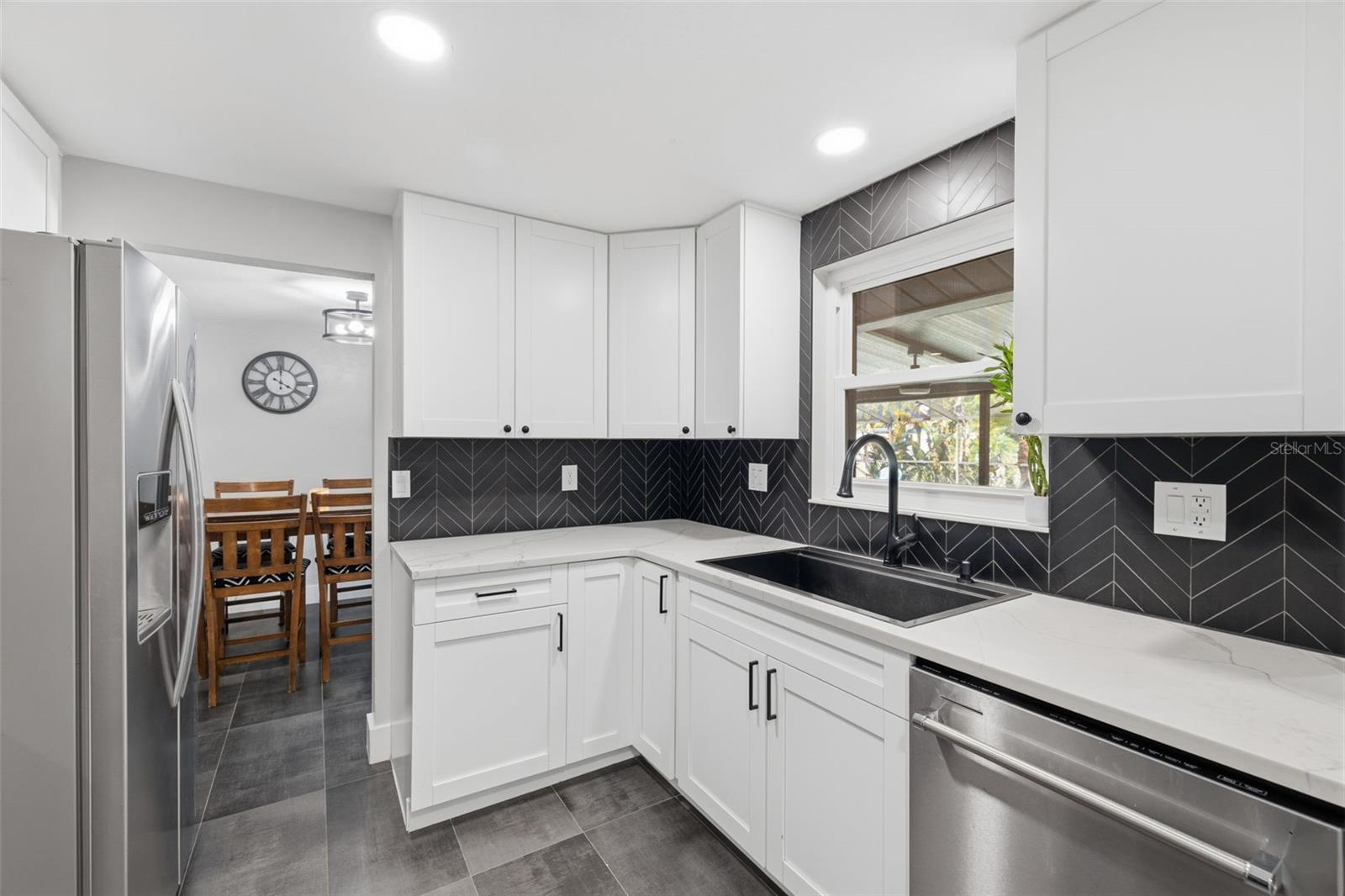 COUNTRY RUN UNIT 1 - Residential