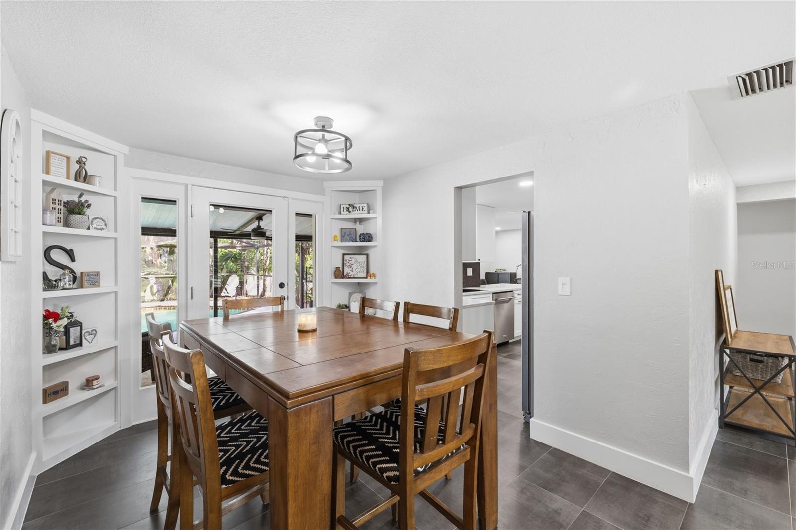 COUNTRY RUN UNIT 1 - Residential