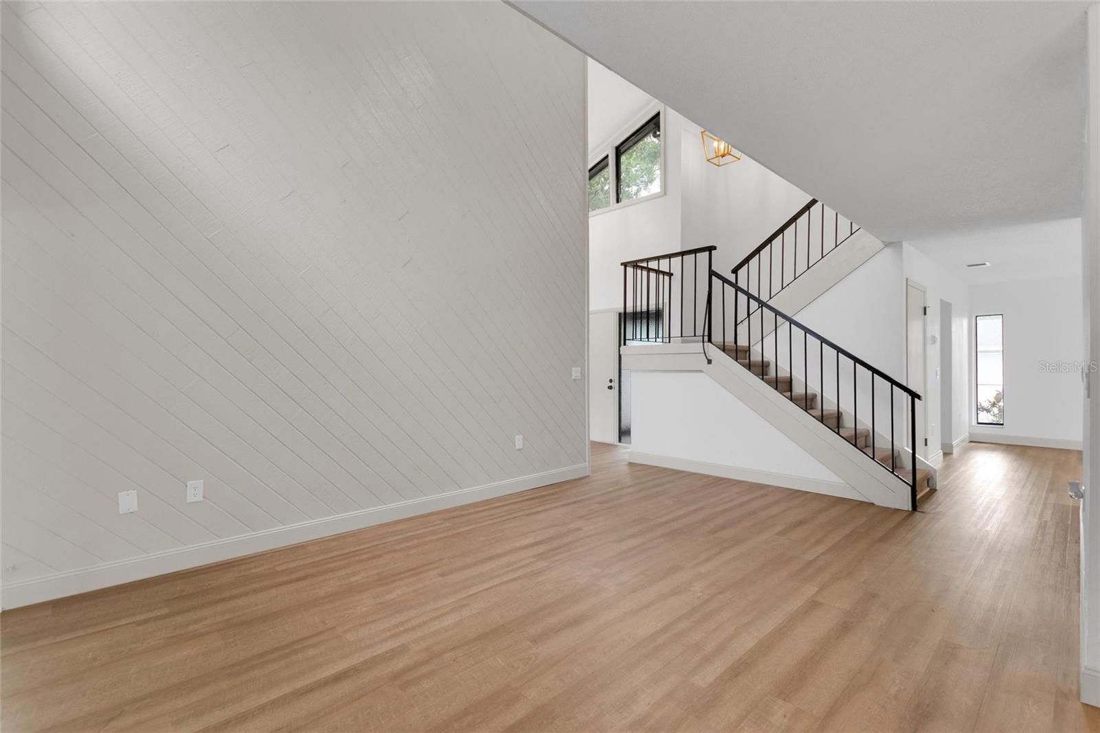 LAKE ST GEORGE-UNIT 1 - Residential