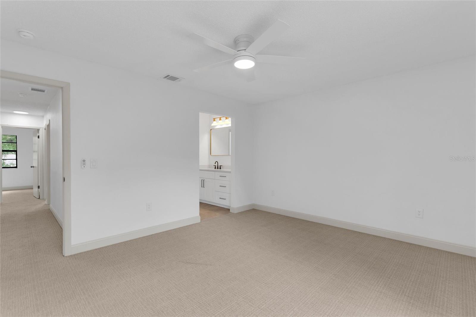 LAKE ST GEORGE-UNIT 1 - Residential