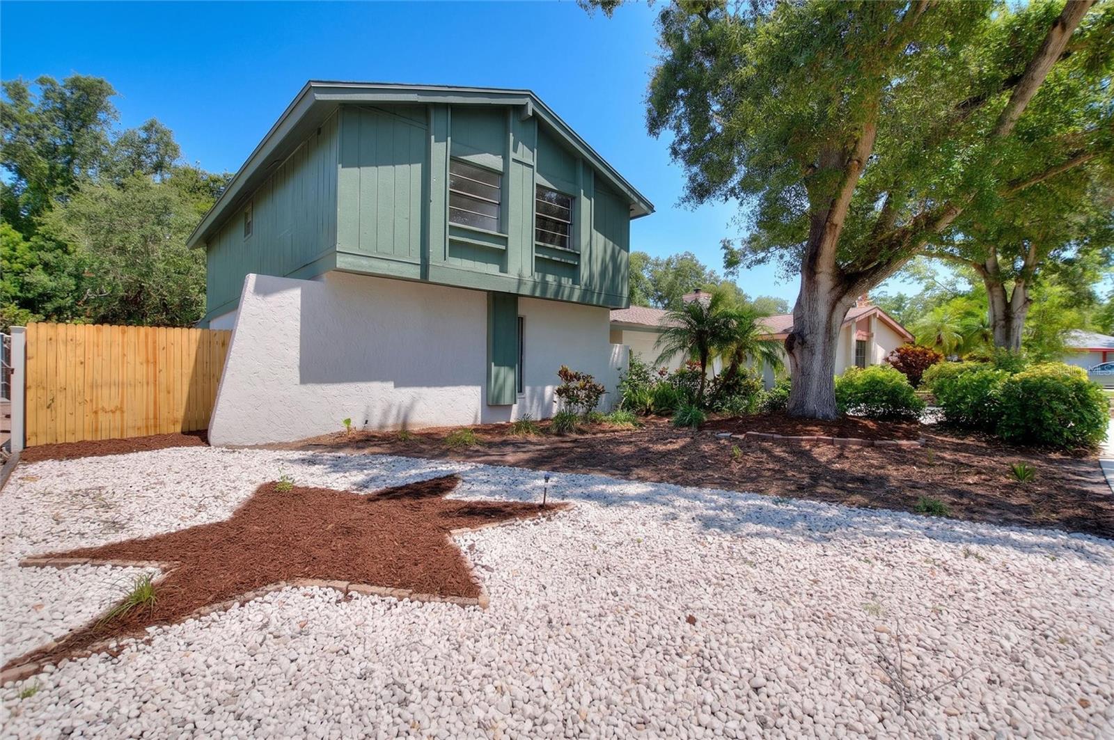 LAKE ST GEORGE-UNIT 1 - Residential