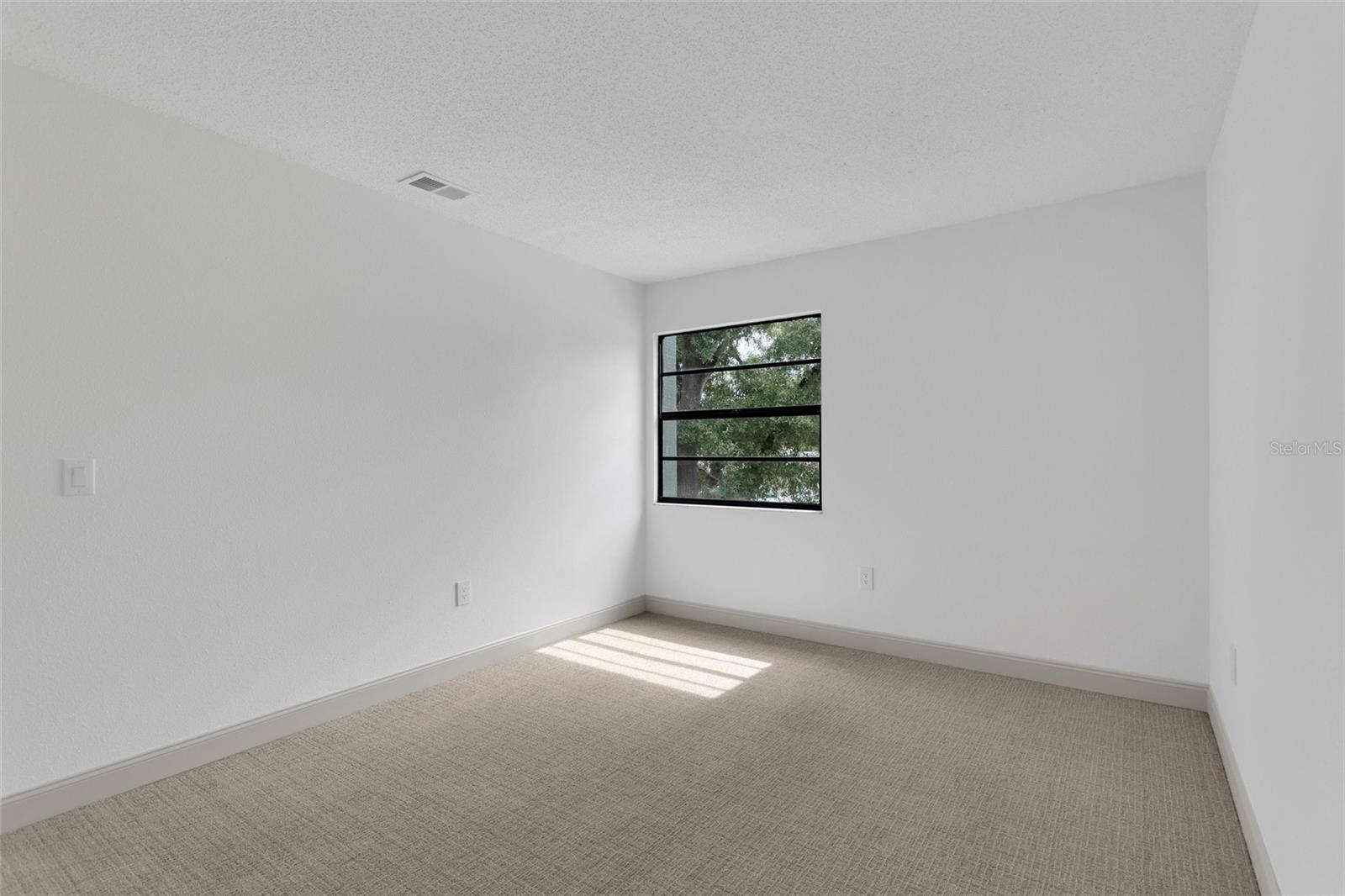 LAKE ST GEORGE-UNIT 1 - Residential