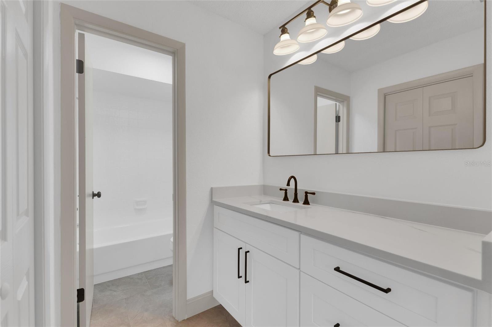 LAKE ST GEORGE-UNIT 1 - Residential