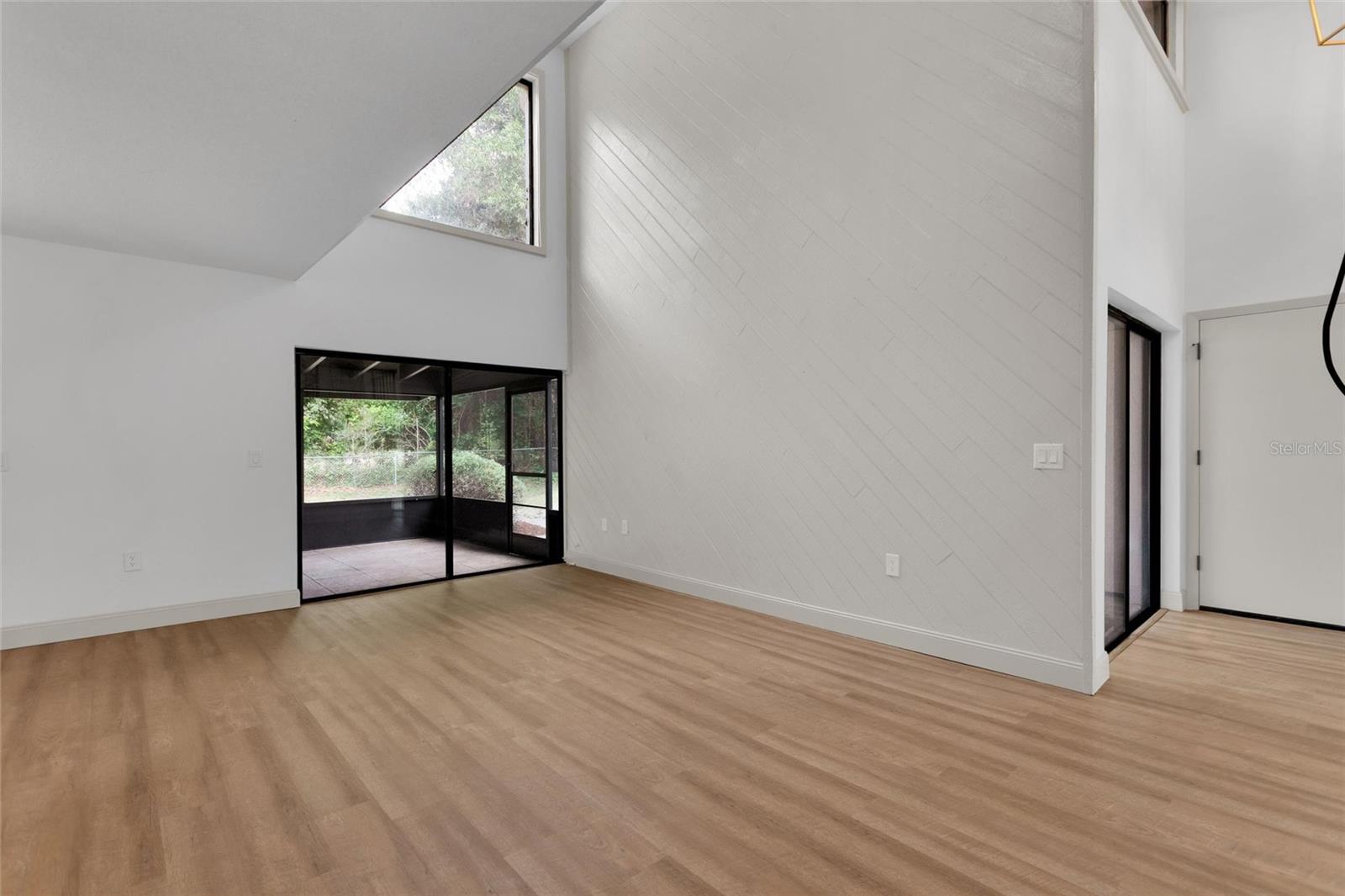 LAKE ST GEORGE-UNIT 1 - Residential