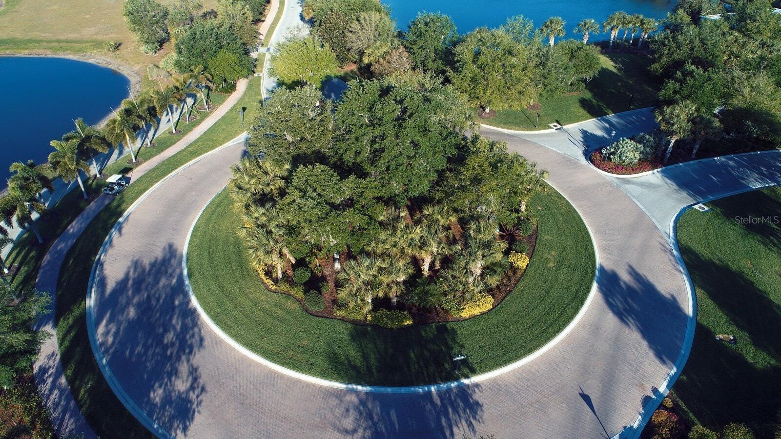FOUNDERS CLUB - Residential