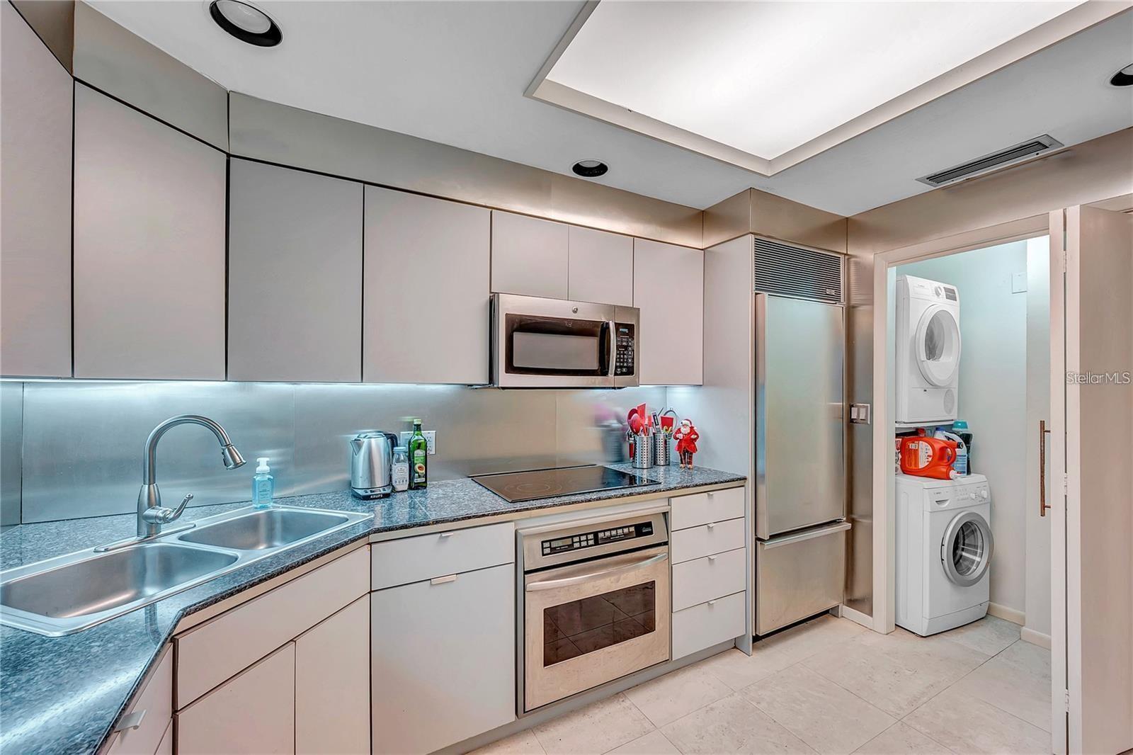 BAYFRONT TOWER CONDO - Residential Lease