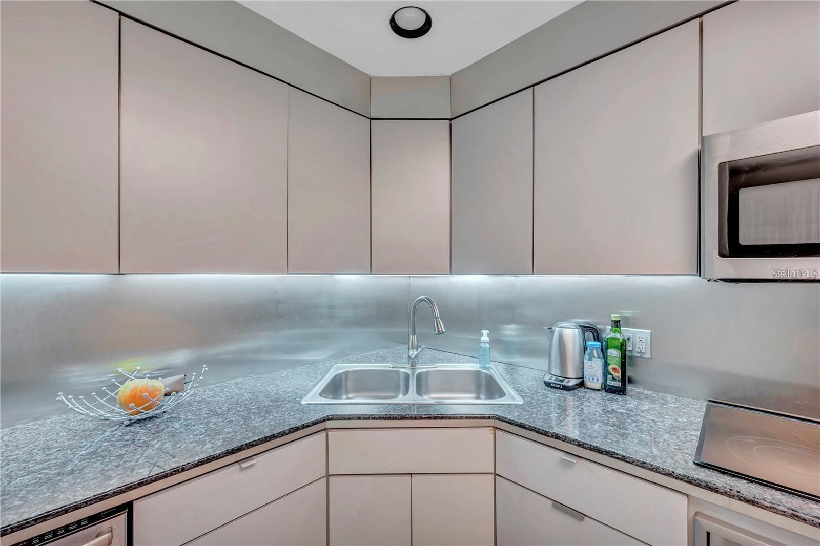 BAYFRONT TOWER CONDO - Residential Lease